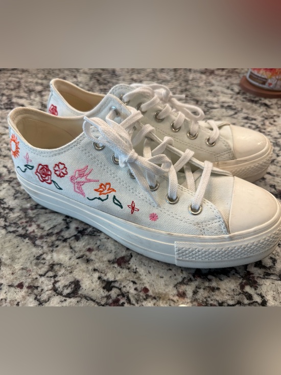 Converse Shoes - White Floral Embroidered Low-Top Platform Converse